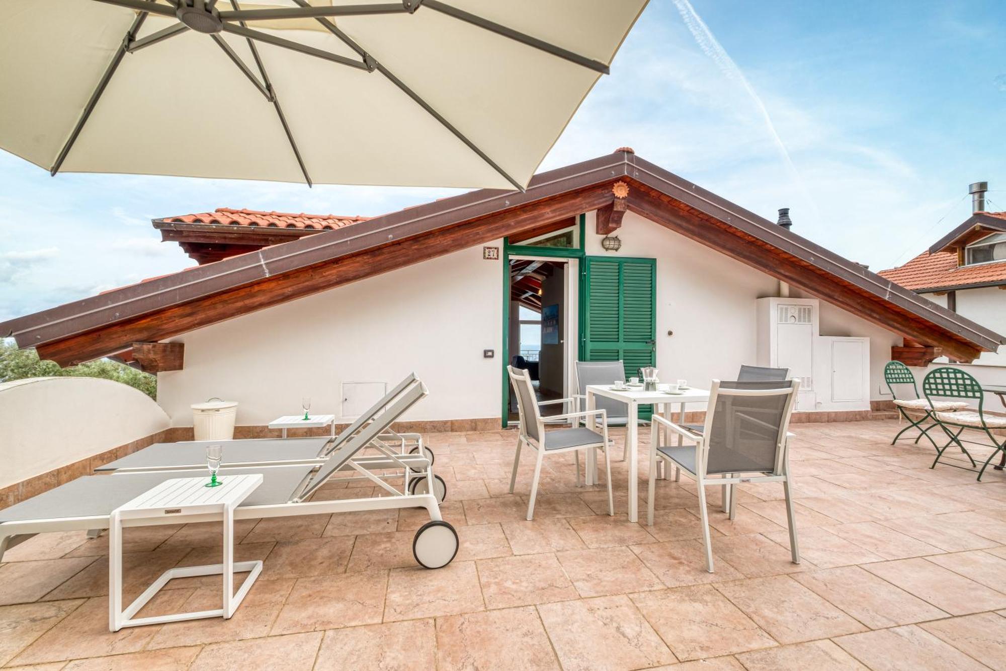 Luce Del Sol With Pool - L Appartamento